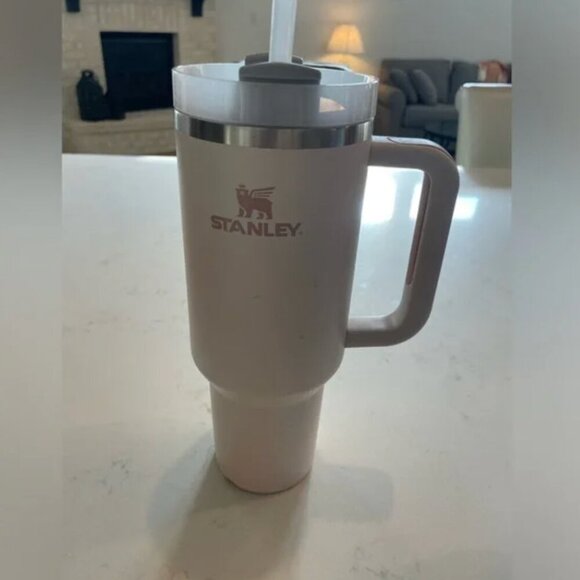Stanley Tumbler 40 oz Rose Quartz - Picture 1 of 3